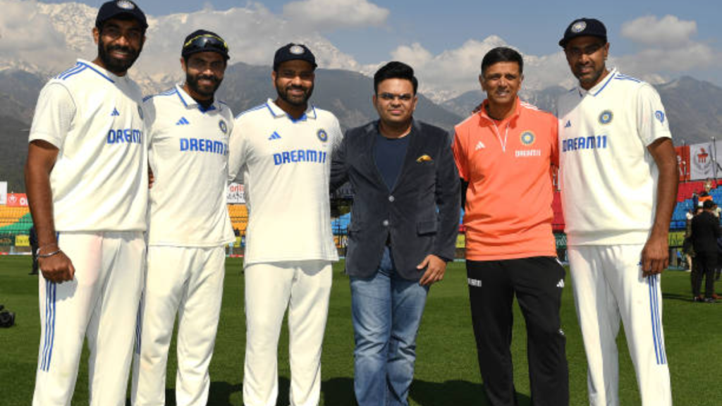 Jay Shah with the Indian players